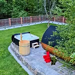 Warmegas - Luksusowy Dom Rozrywki Z Jacuzzi,sauna,padel Milogorze